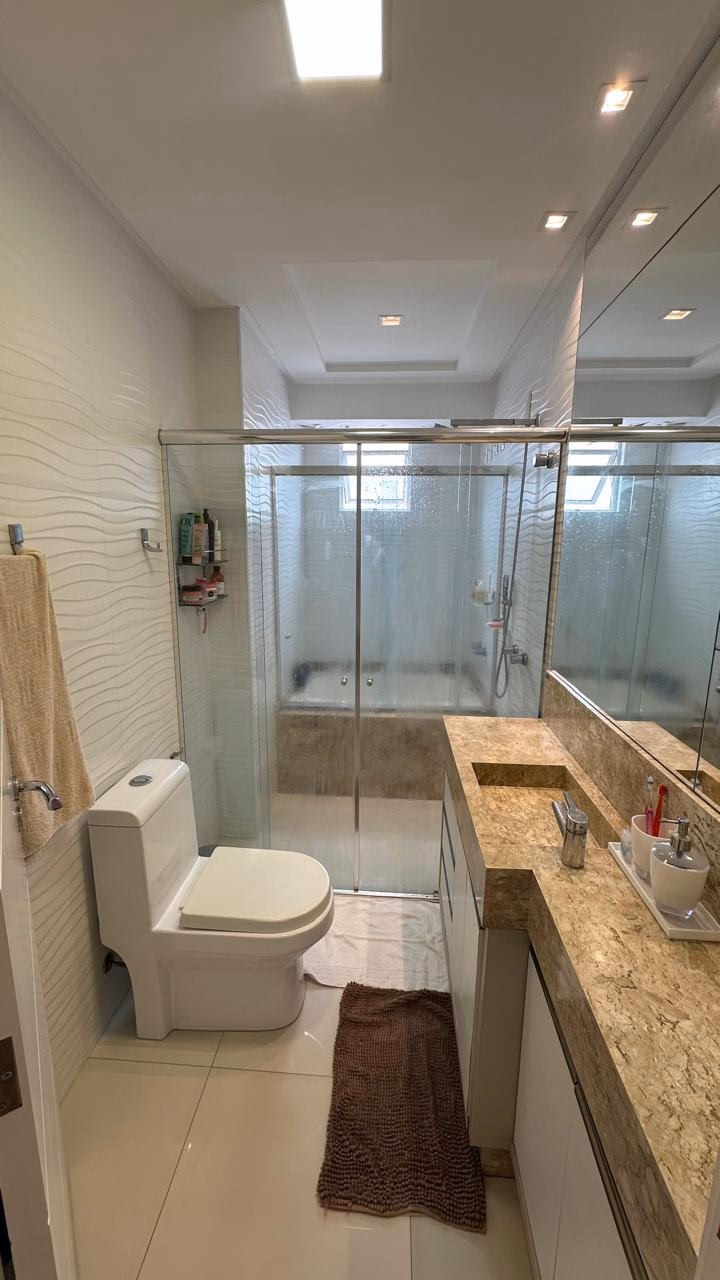 Apartamento 4 suítes em Meia Praia — Meia Praia, Itapema