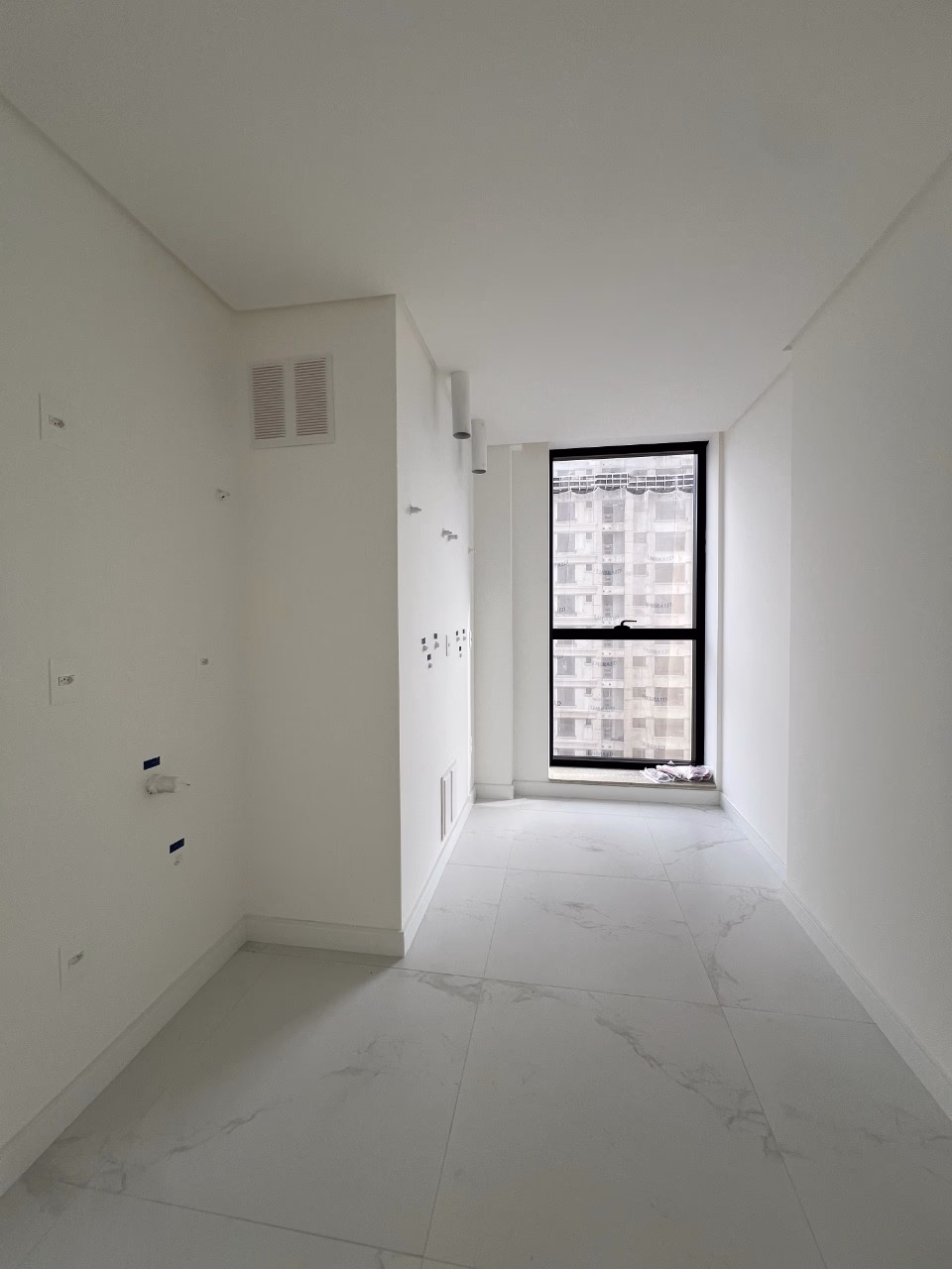 Apartamento 4 suítes em Meia Praia — Meia Praia, Itapema