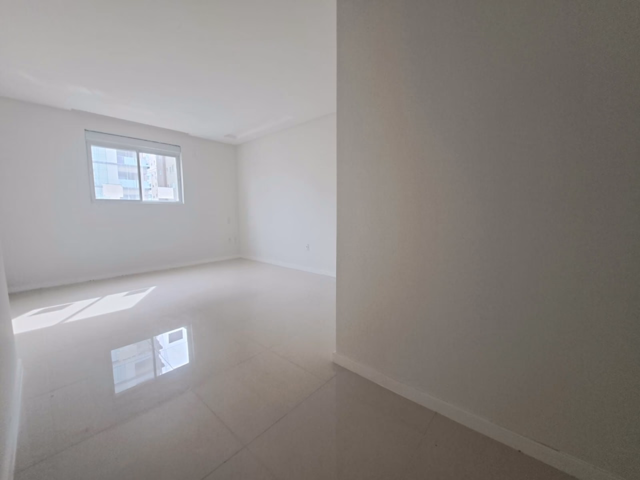 Apartamento 3 suítes em Meia Praia — Meia Praia, Itapema