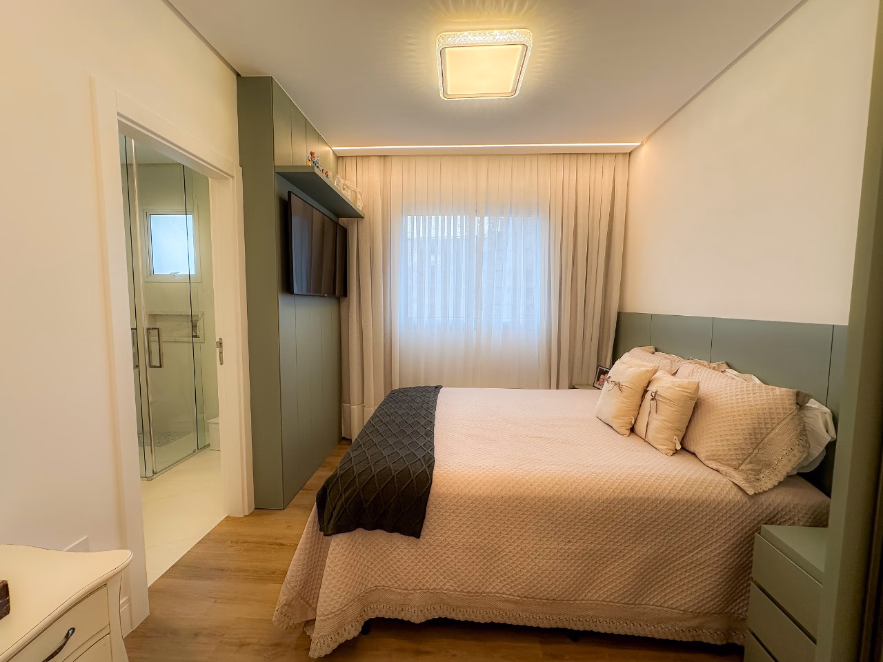 Apartamento 4 suítes em Centro — Centro, Itapema