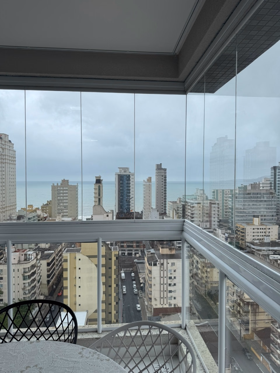 Apartamento 4 suítes em Meia Praia — Meia Praia