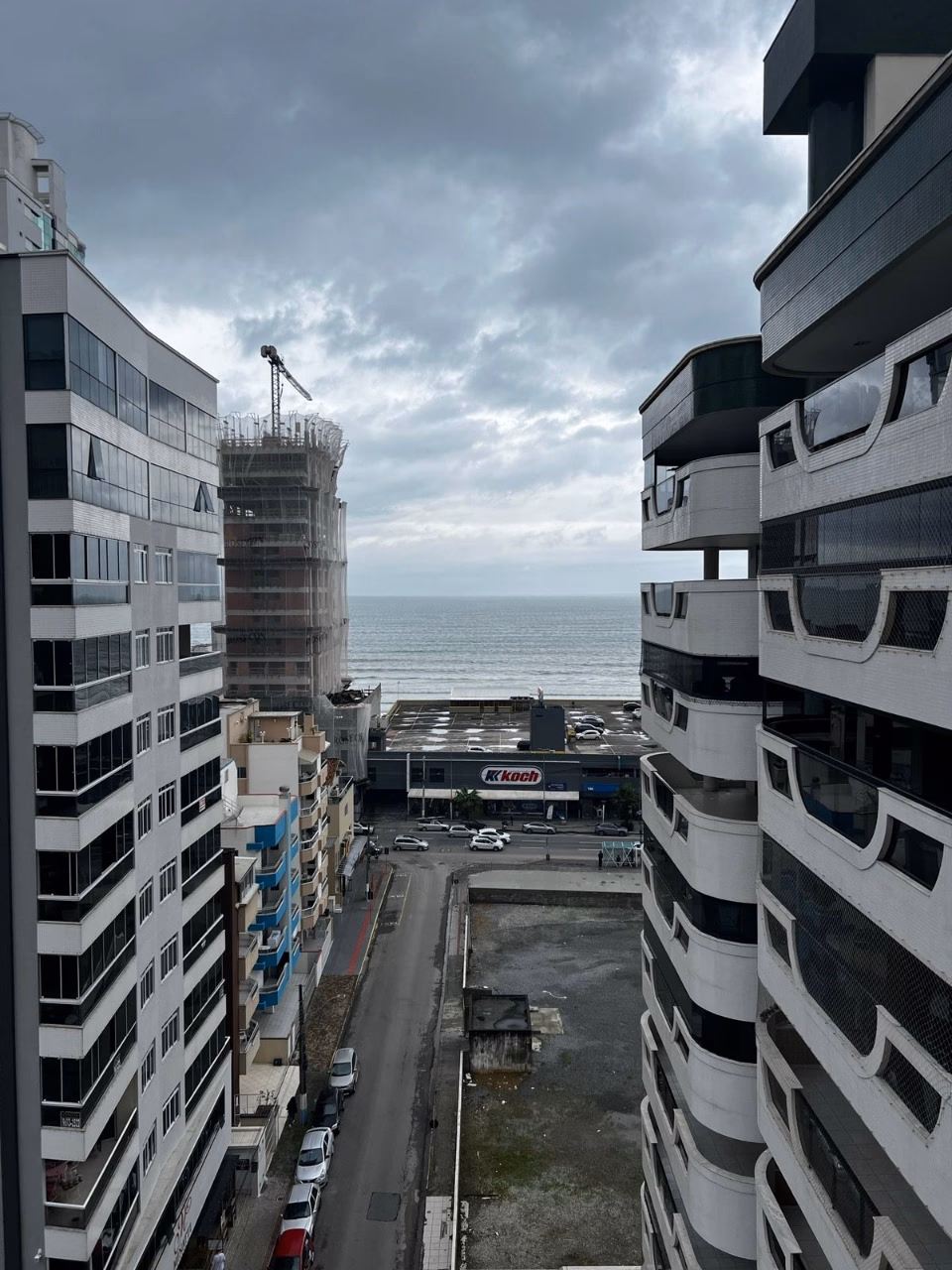 Apartamento 3 suítes em Meia Praia — Meia Praia, Itapema