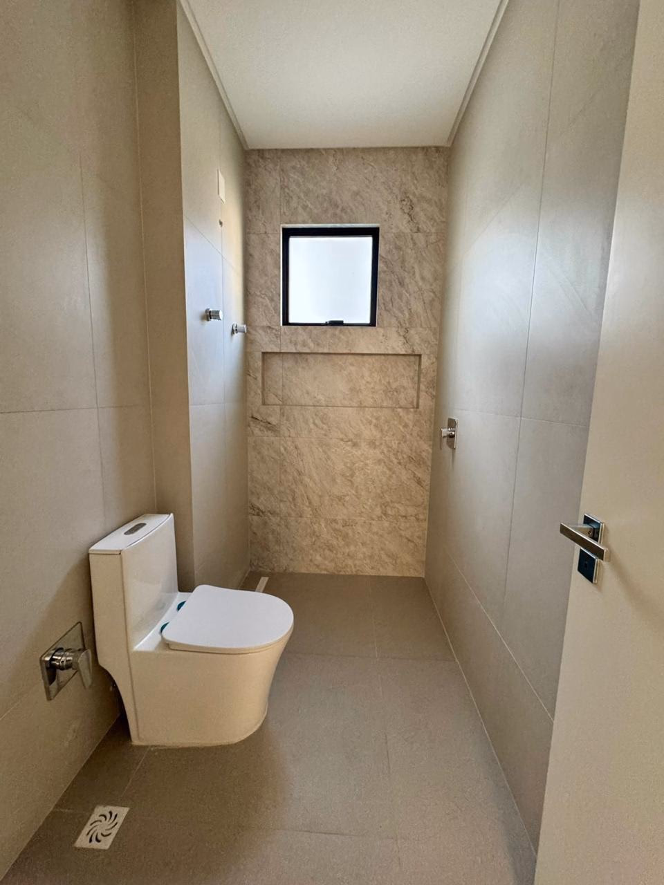 Apartamento 3 suítes em Meia Praia — Meia Praia, Itapema