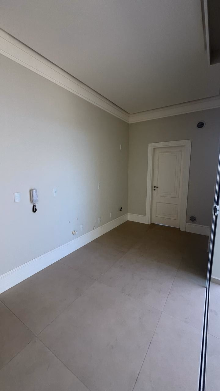 Apartamento 4 suítes em Meia Praia — Meia Praia, Itapema