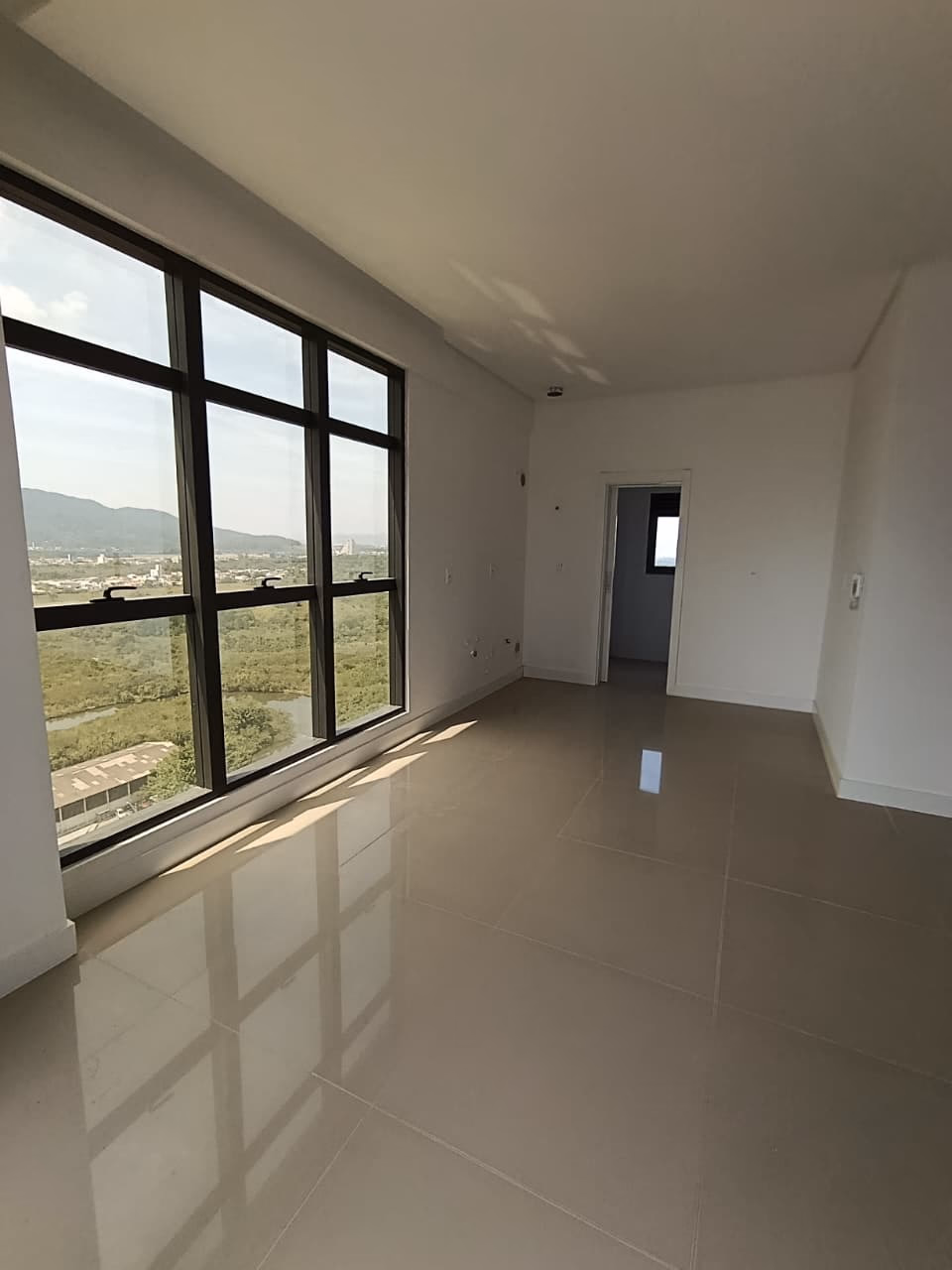 Apartamento 3 suítes em Meia Praia — Meia Praia, Itapema