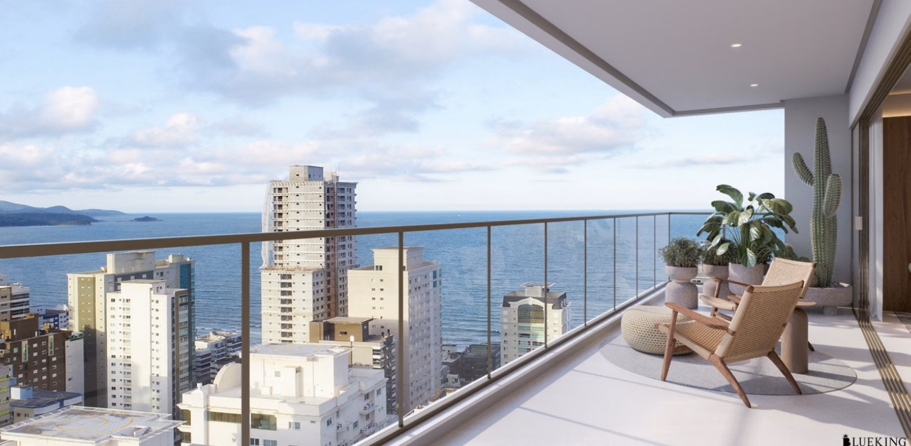 Apartamento 4 suítes em Meia Praia — Meia Praia