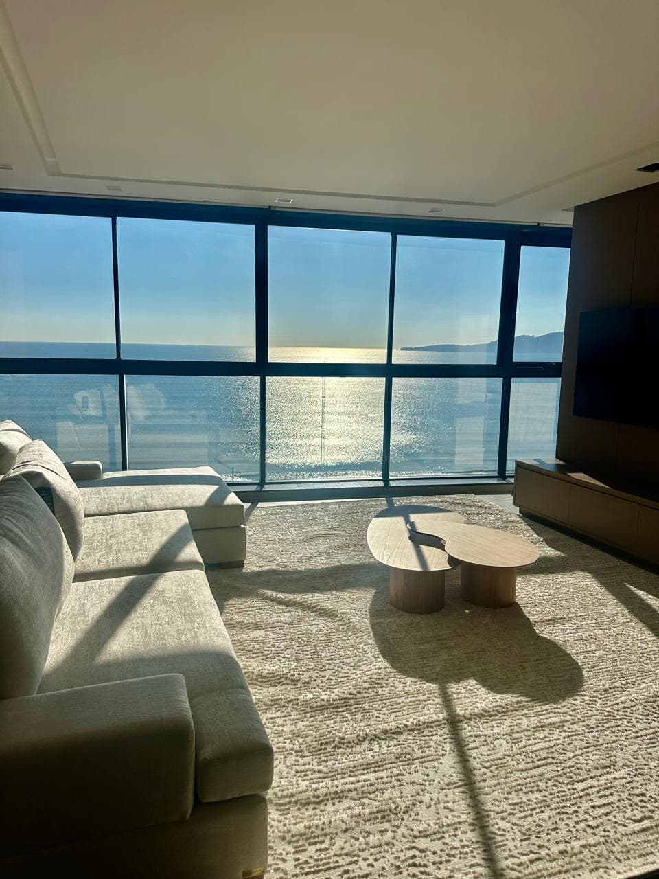 Apartamento 4 suítes em Meia Praia — Meia Praia, Itapema