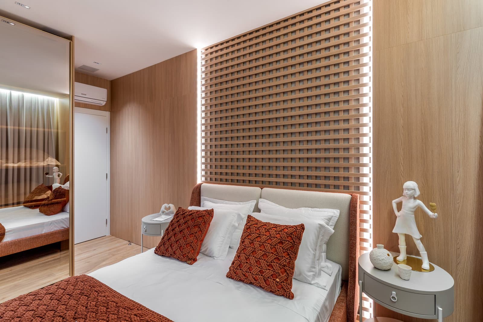 Apartamento 4 suítes em Meia Praia — Meia Praia, Itapema