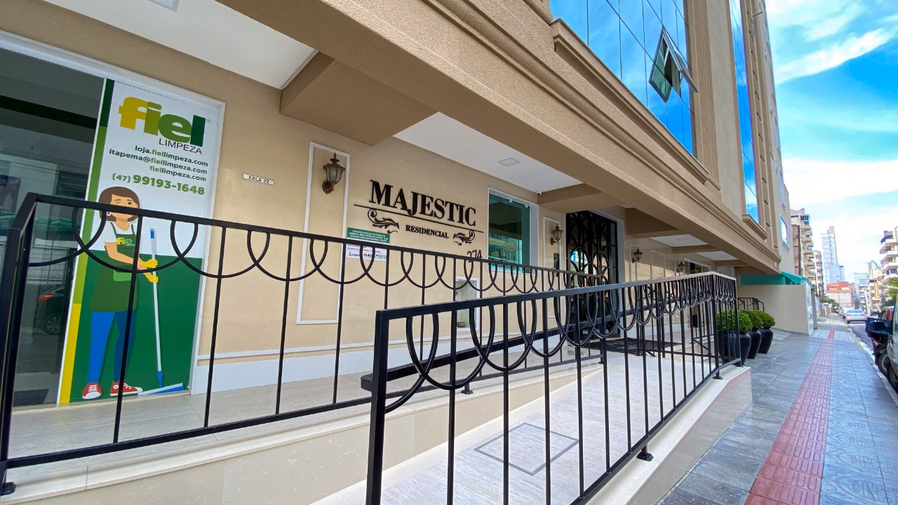 Apartamento a venda em Meia Praia, Itapema 3