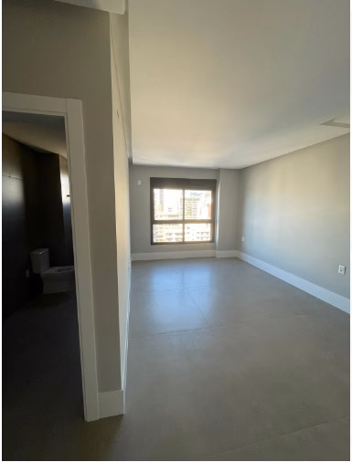 Apartamento 4 suítes em Meia Praia — Meia Praia, Itapema