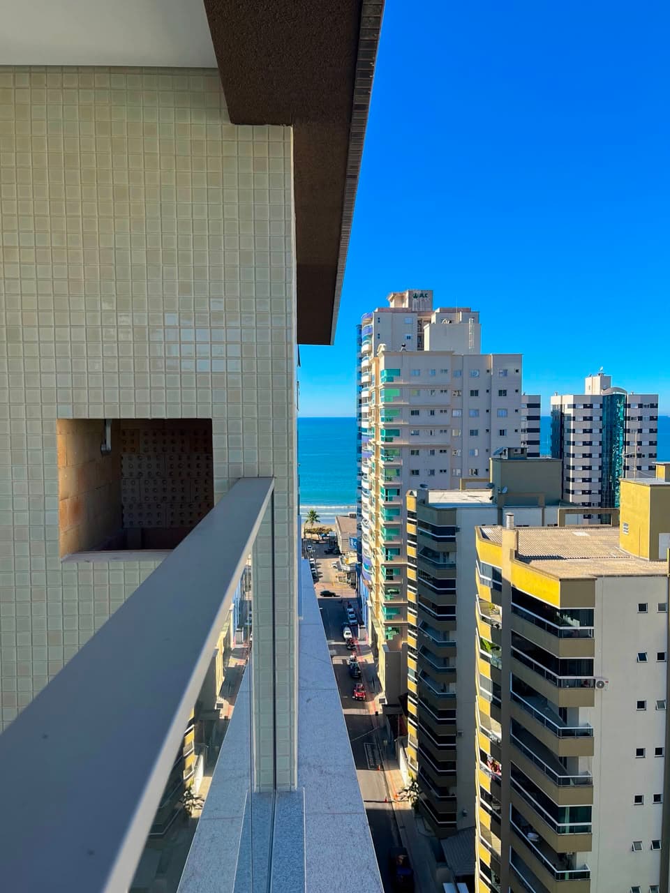 Apartamento 3 suítes em Meia Praia — Meia Praia, Itapema