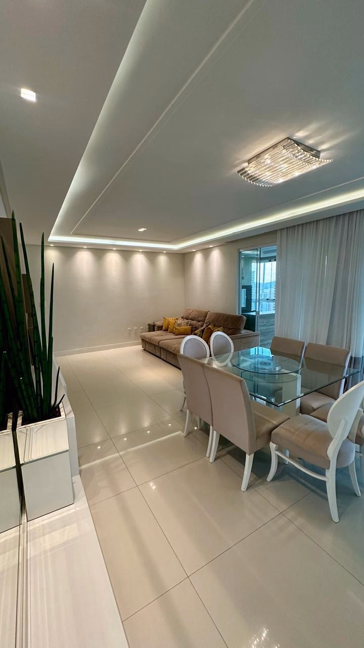 Apartamento 4 suítes em Meia Praia — Meia Praia, Itapema