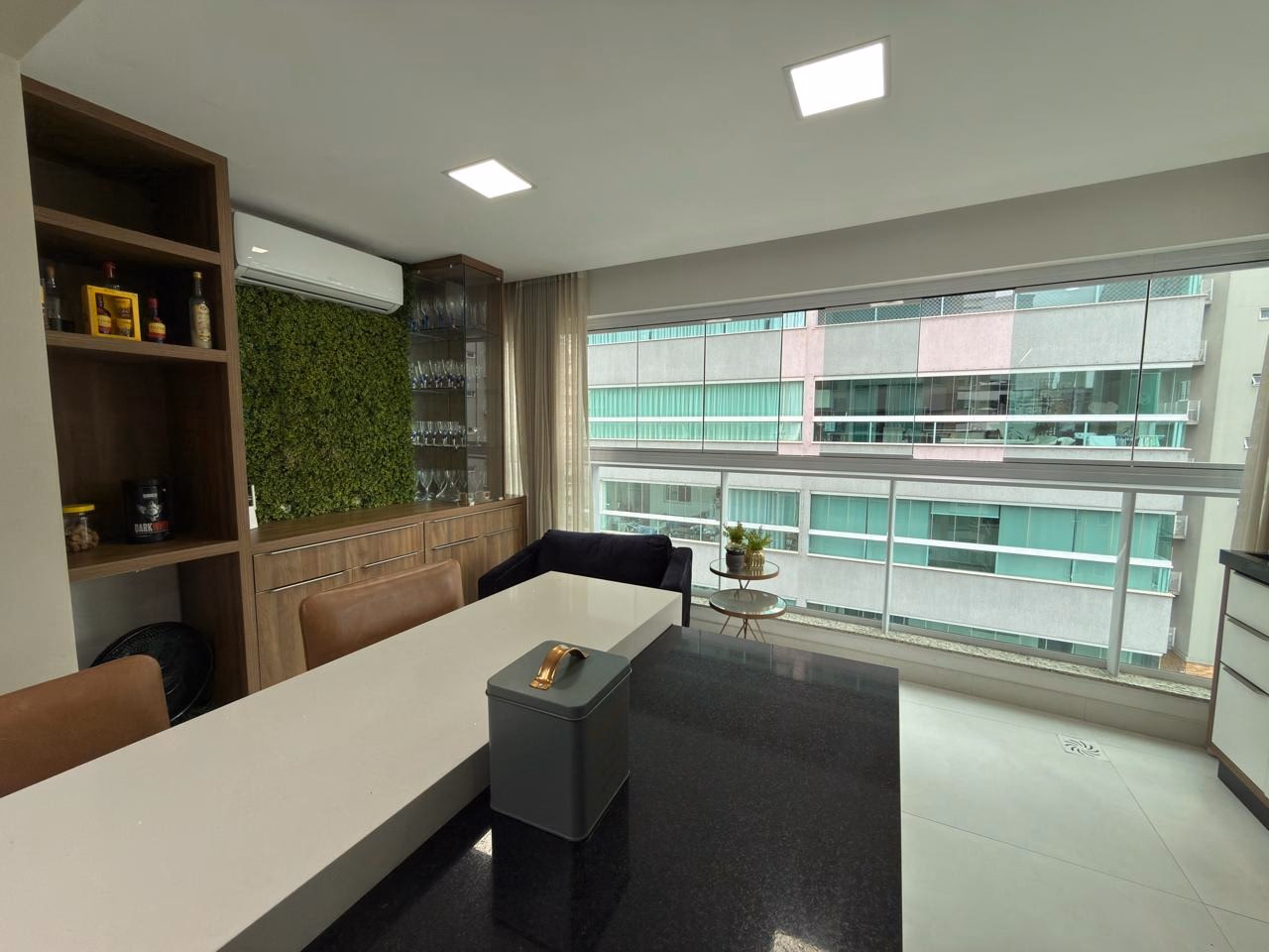 Apartamento 3 suítes em Meia Praia — Meia Praia, Itapema
