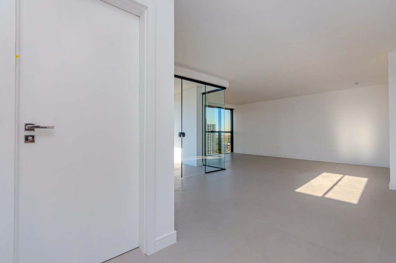 Apartamento 3 suítes em Meia Praia — Meia Praia, Itapema