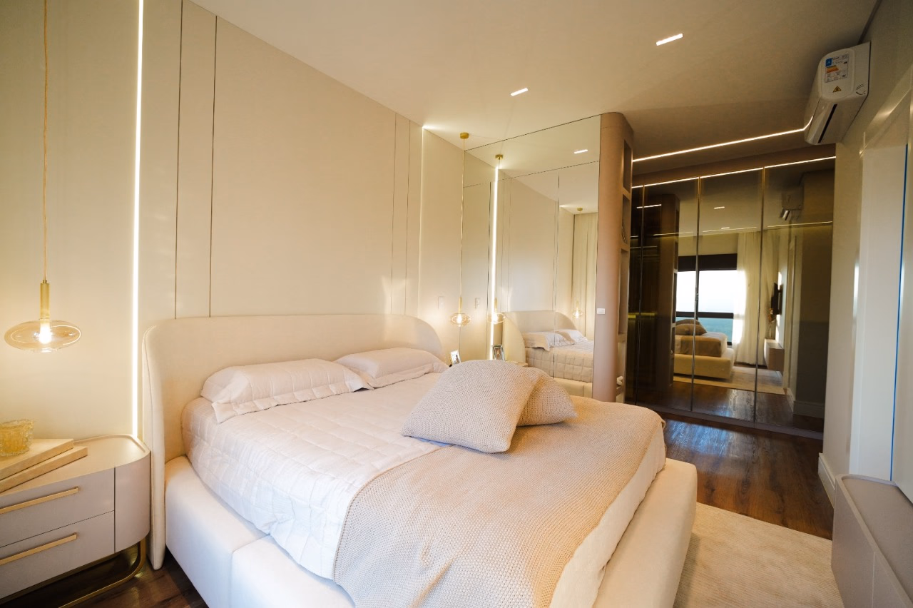 Apartamento 4 suítes em Meia Praia — Meia Praia, Itapema