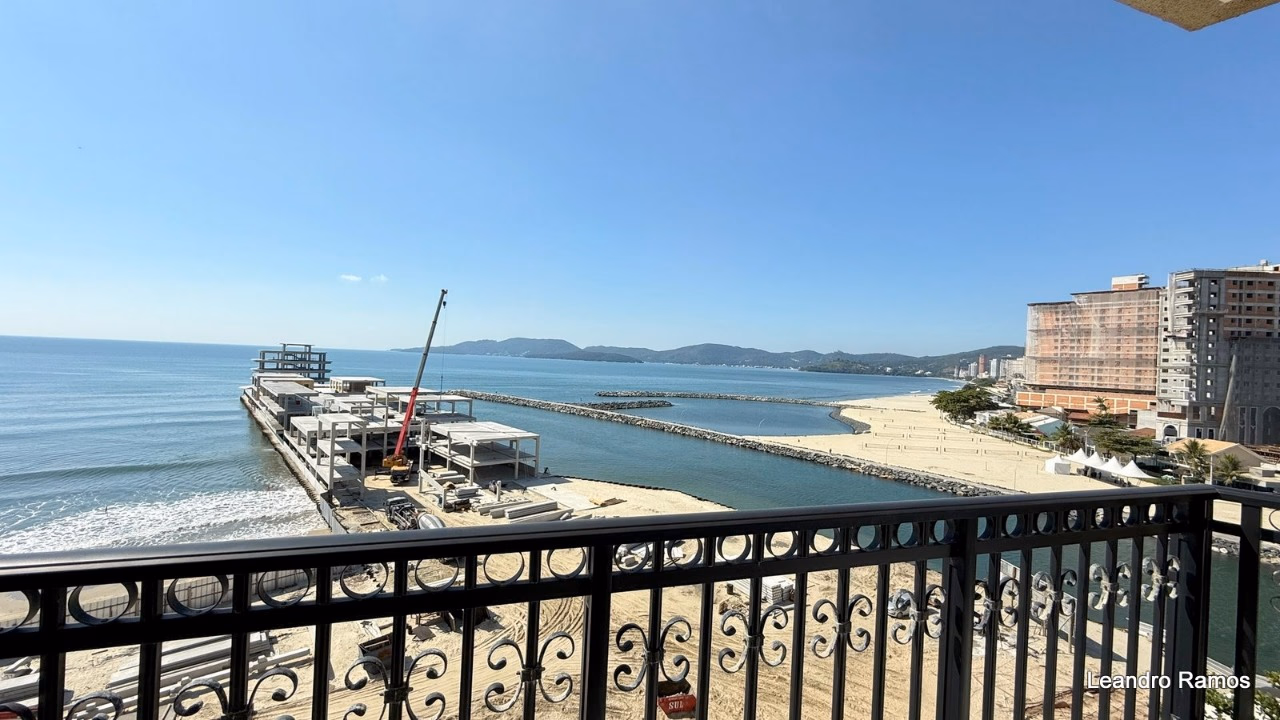 Apartamento 4 suítes em Meia Praia — Meia Praia, Itapema