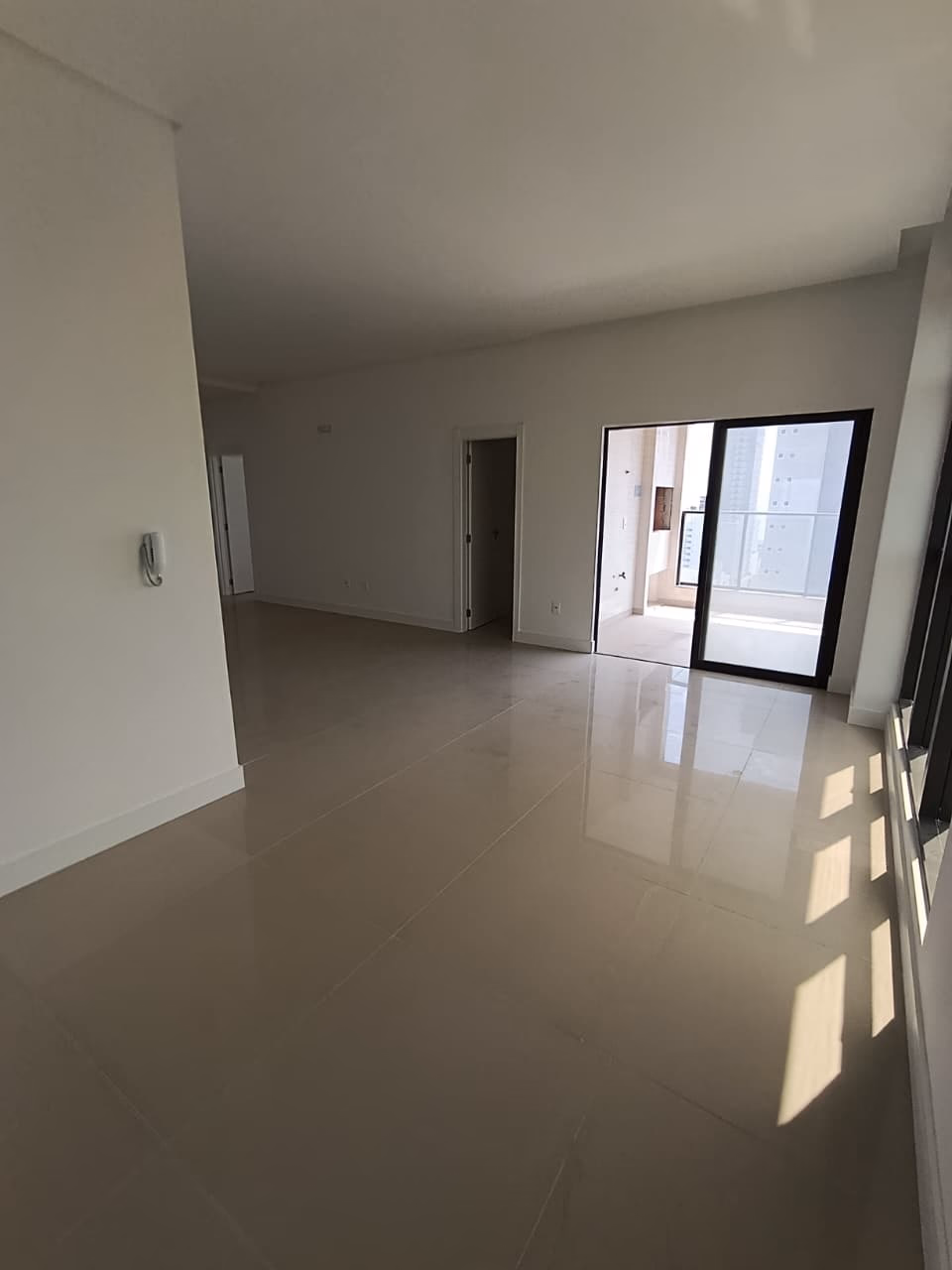 Apartamento 3 suítes em Meia Praia — Meia Praia, Itapema