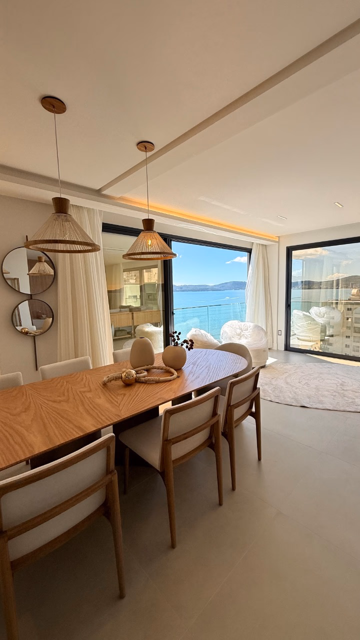 Apartamento 3 suítes em Meia Praia — Meia Praia, Itapema