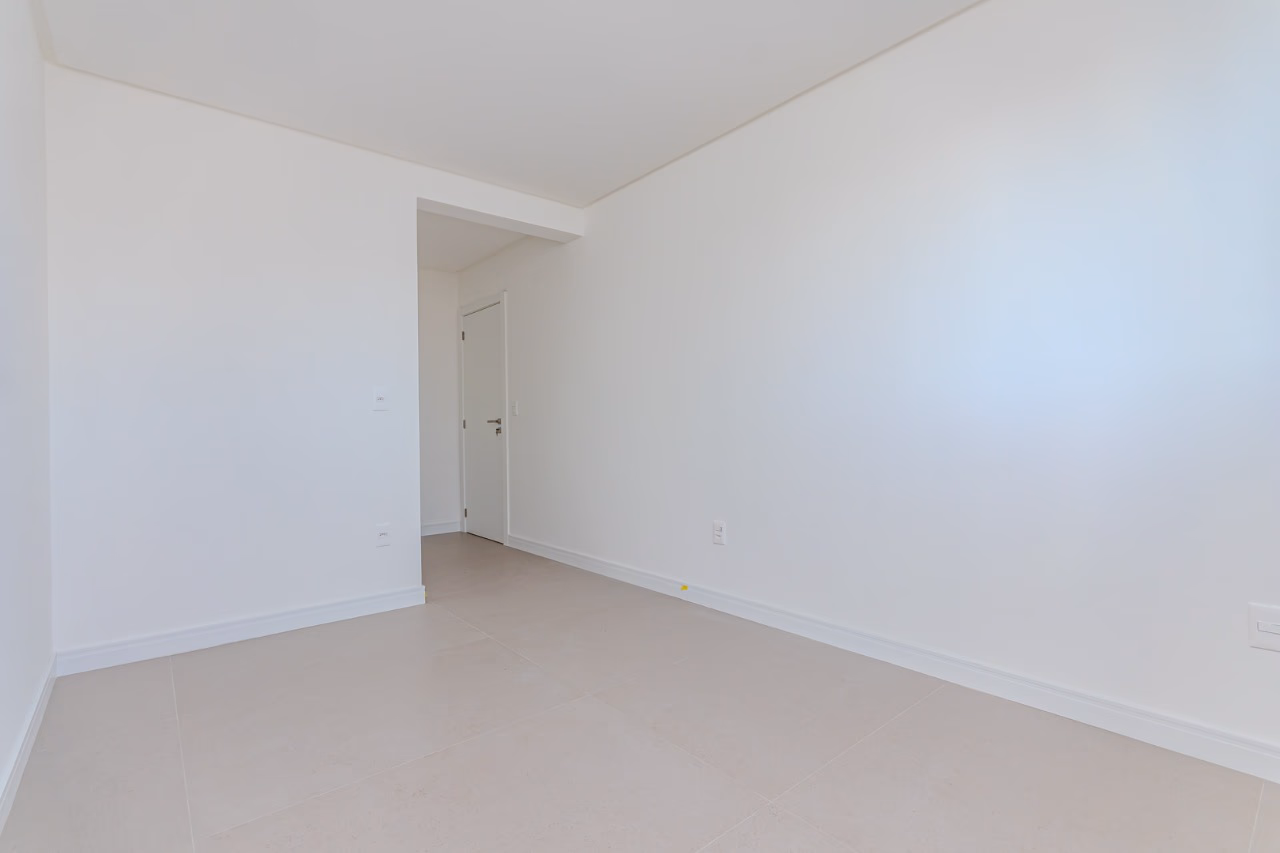 Apartamento 3 suítes em Meia Praia — Meia Praia, Itapema