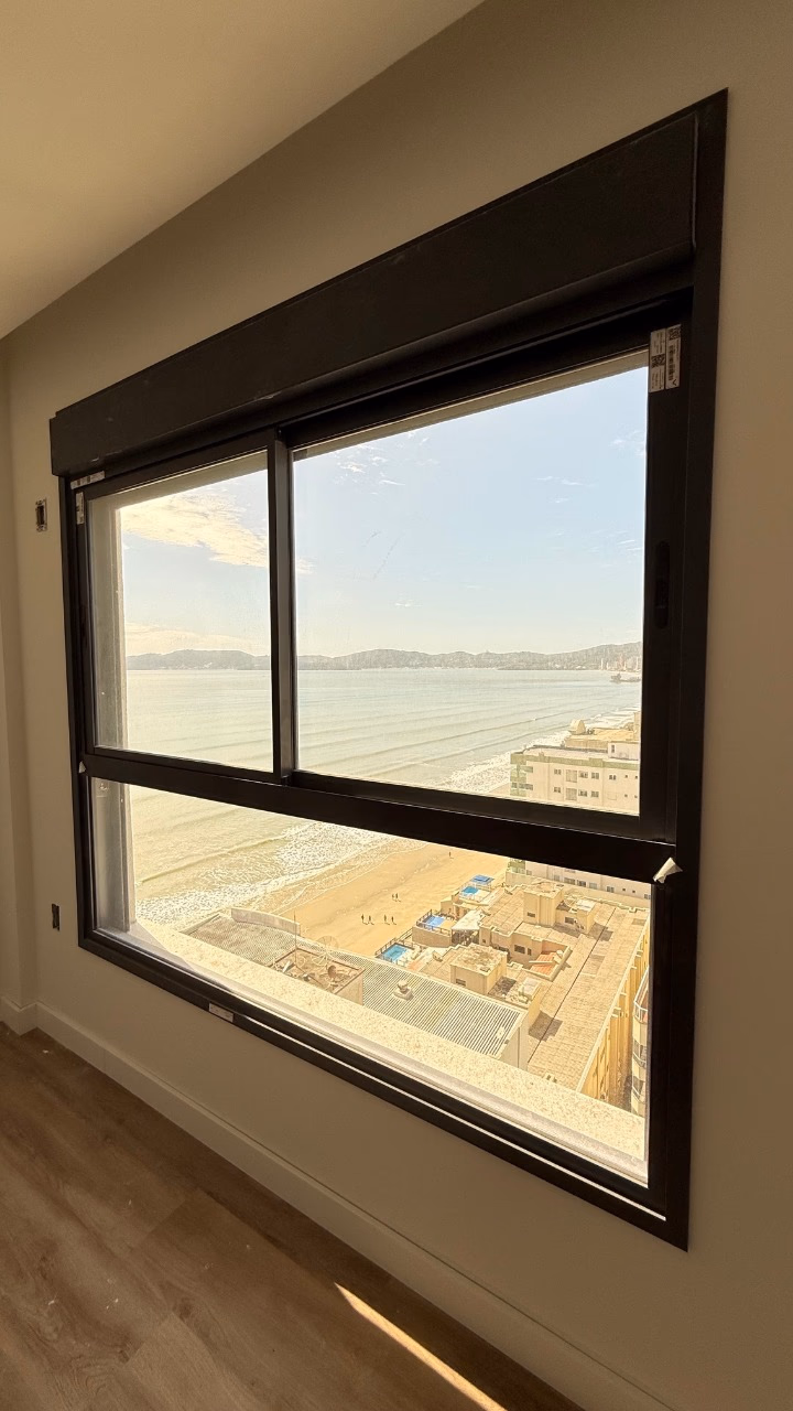 Apartamento 3 suítes em Meia Praia — Meia Praia, Itapema