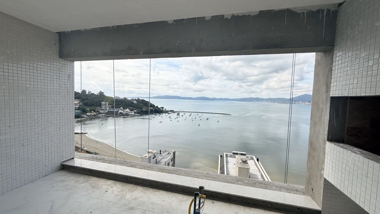Apartamento 4 suítes em Centro — Centro