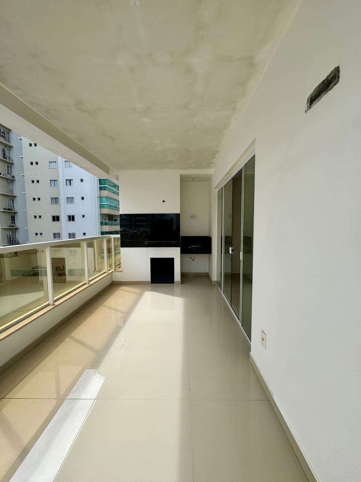 Apartamento 3 suítes em Meia Praia — Meia Praia, Itapema