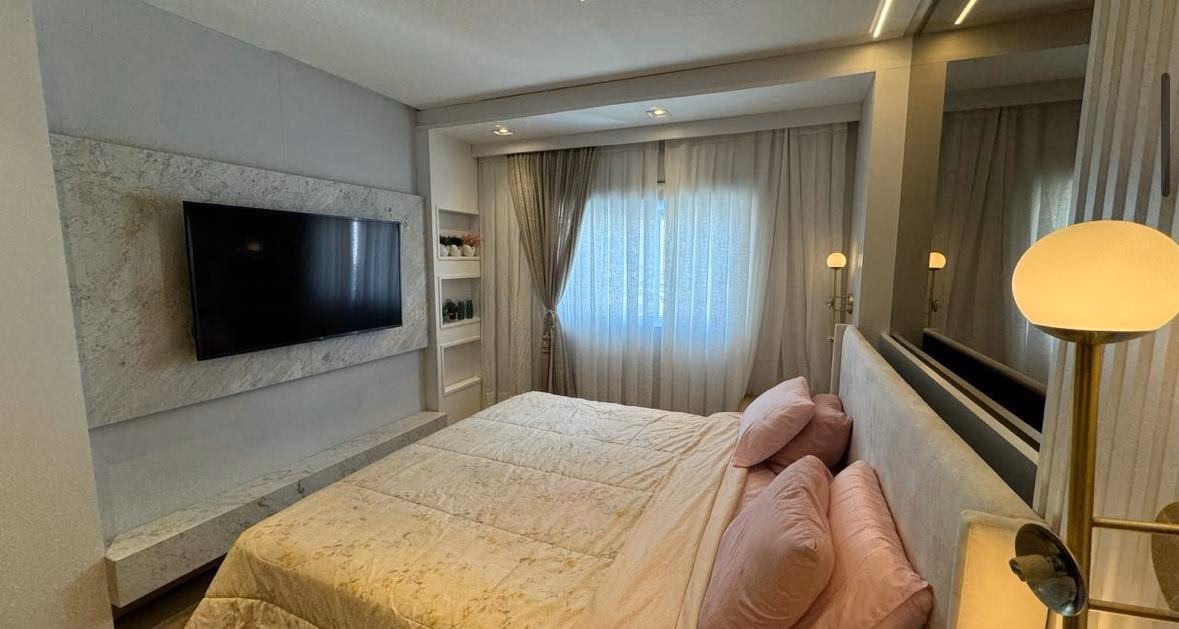 Apartamento 4 suítes em Meia Praia — Meia Praia, Itapema