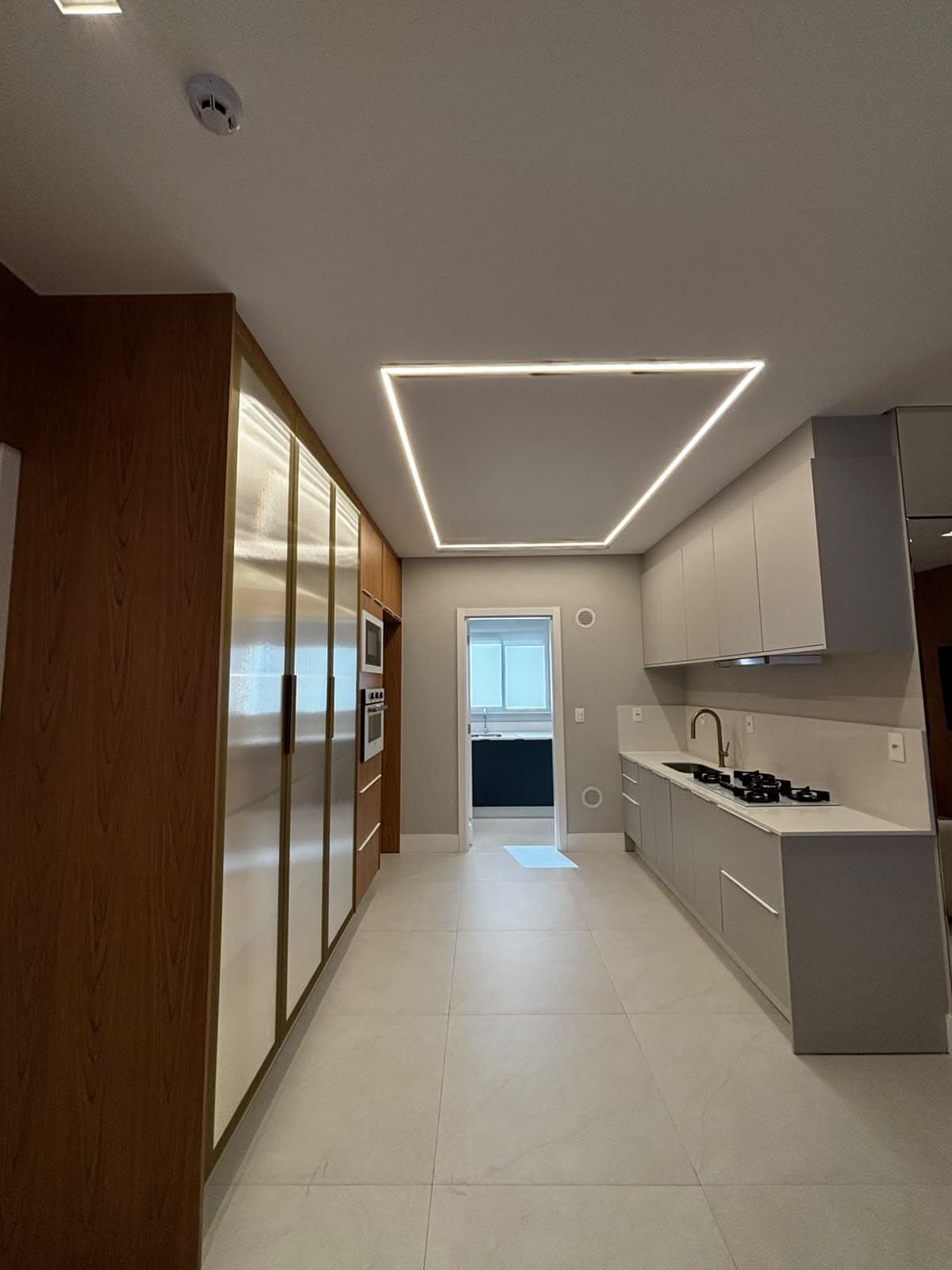 Apartamento 3 suítes em Meia Praia — Meia Praia, Itapema