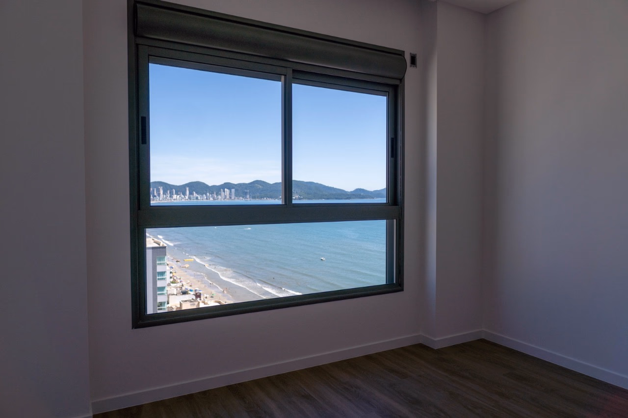 Apartamento 4 suítes em Meia Praia — Meia Praia, Itapema