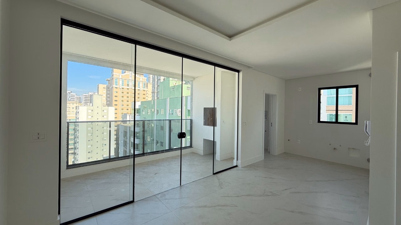 Apartamento 3 suítes em Meia Praia — Meia Praia, Itapema