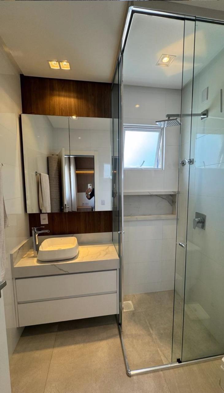 Apartamento 4 suítes em Meia Praia — Meia Praia, Itapema