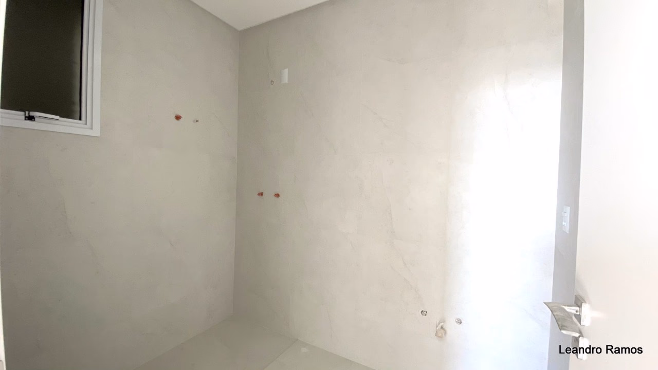 Apartamento 4 suítes em Meia Praia — Meia Praia, Itapema