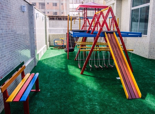 L Playground