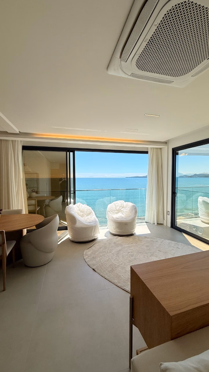 Apartamento 3 suítes em Meia Praia — Meia Praia, Itapema