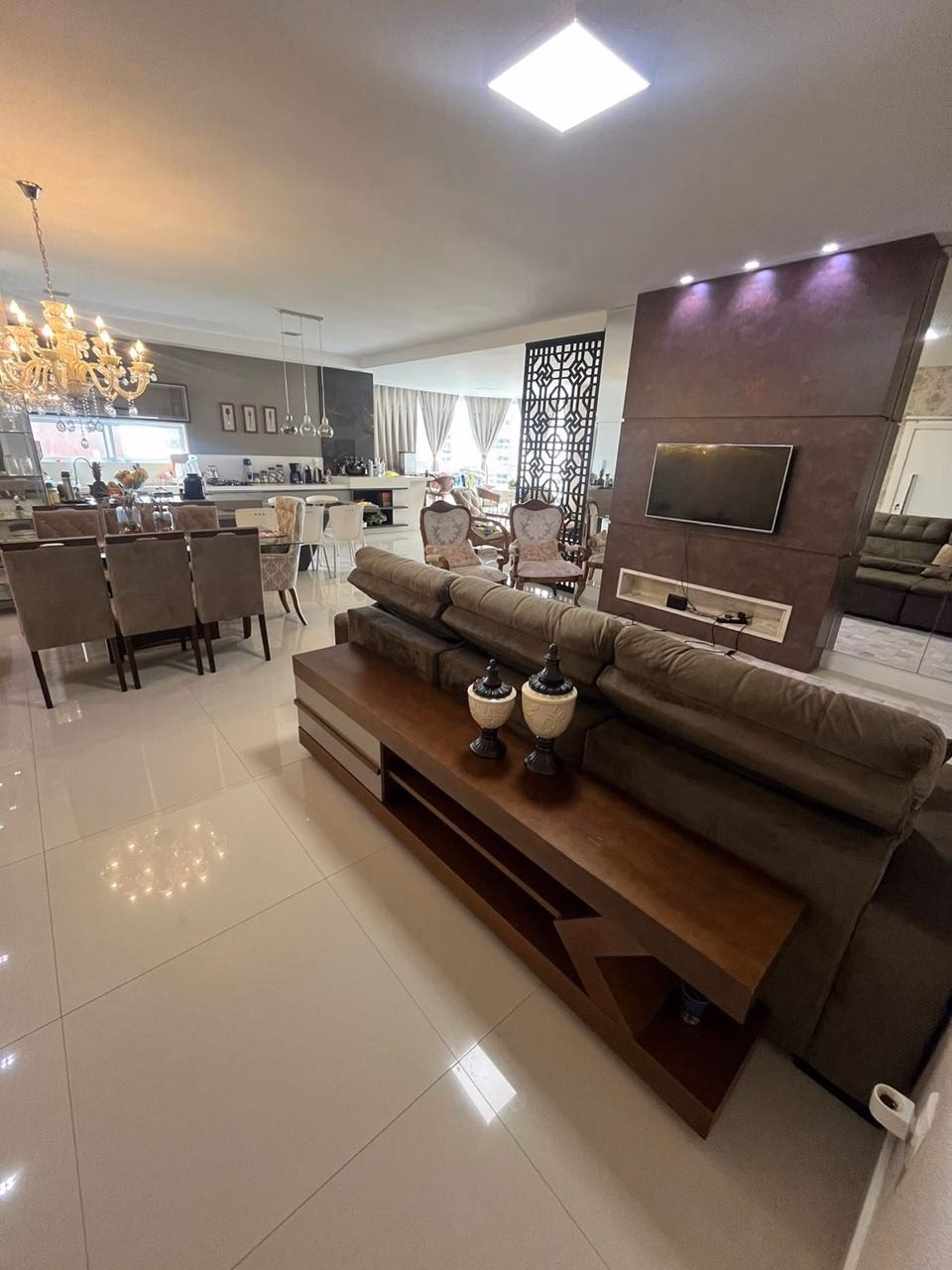 Apartamento 4 suítes em Meia Praia — Meia Praia, Itapema