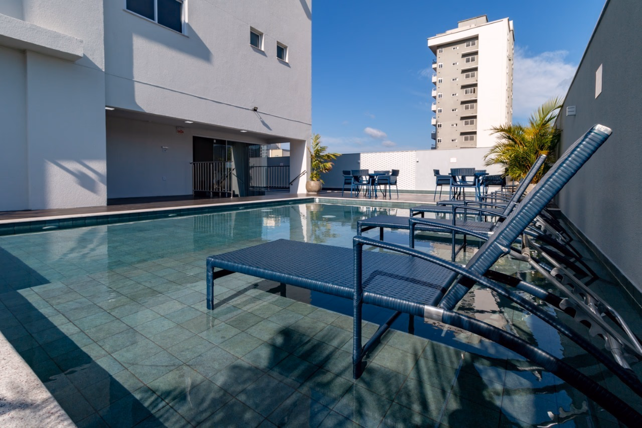 Apartamento 4 suítes em Meia Praia — Meia Praia, Itapema