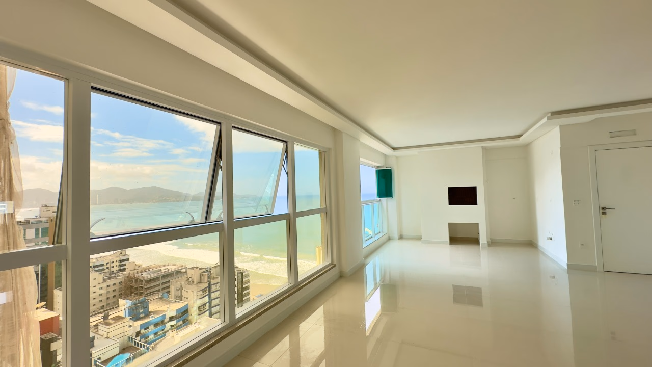Apartamento 4 suítes em Meia Praia — Meia Praia, Itapema