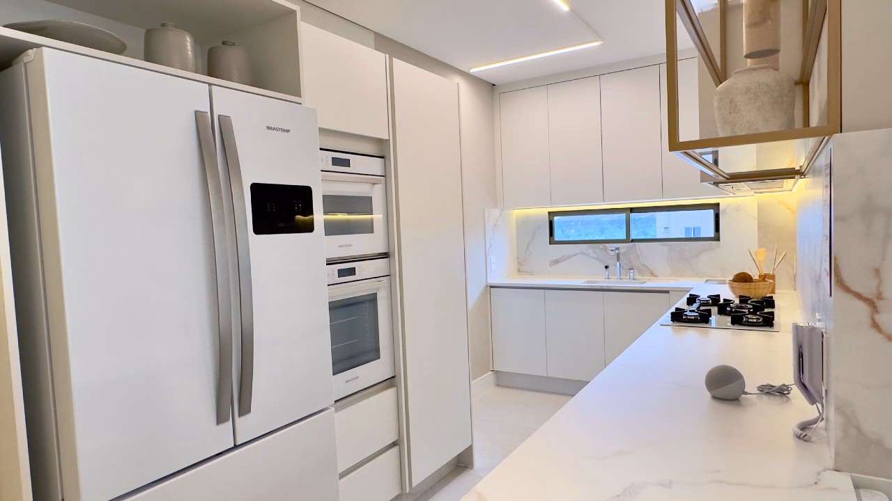 Apartamento 3 suítes em Meia Praia — Meia Praia, Itapema