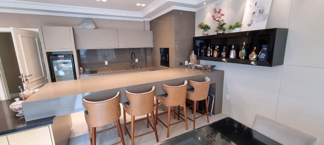 Apartamento 4 suítes em Meia Praia — Meia Praia, Itapema