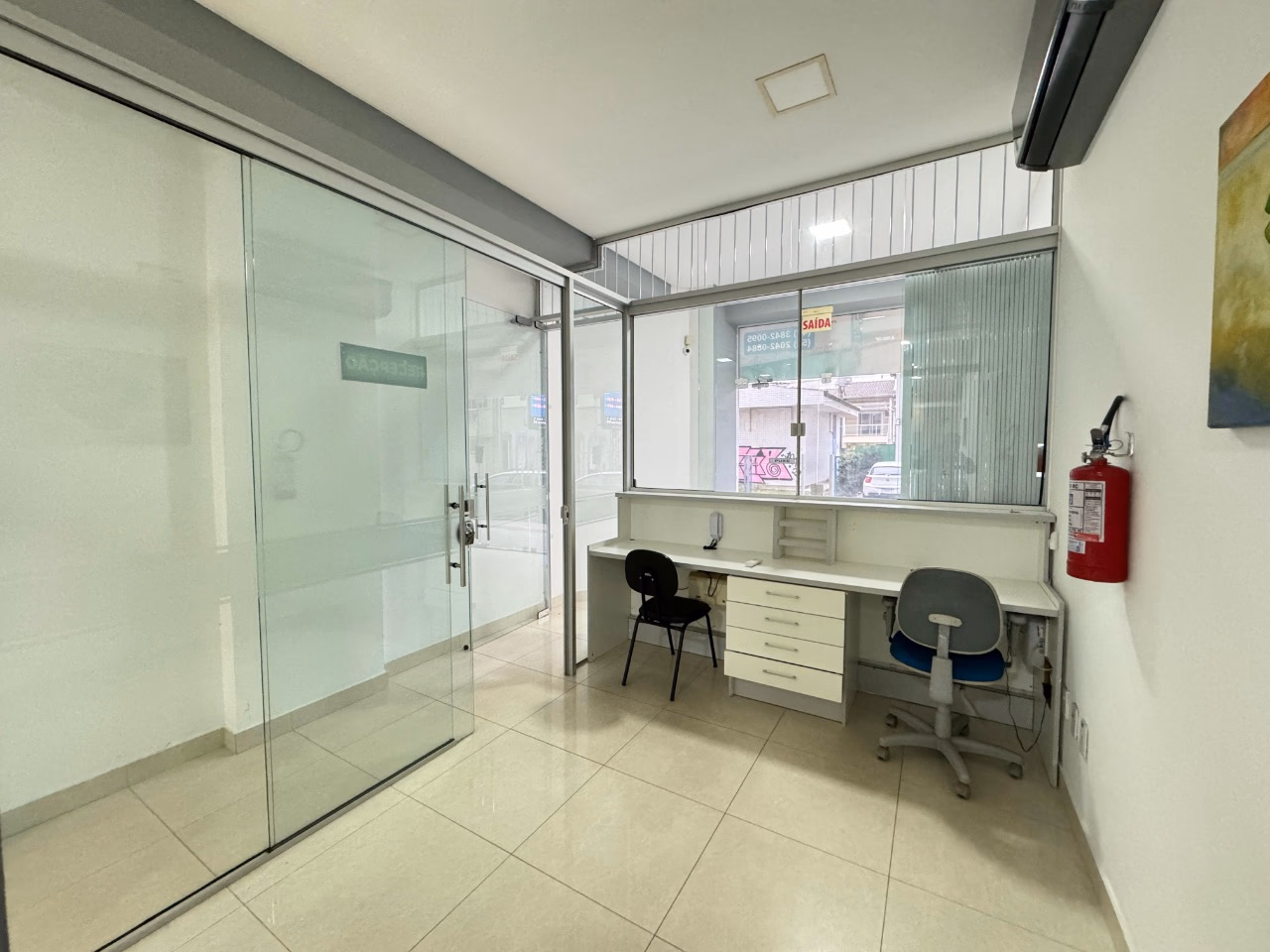 Sala comercial em Meia Praia — Meia Praia, Itapema