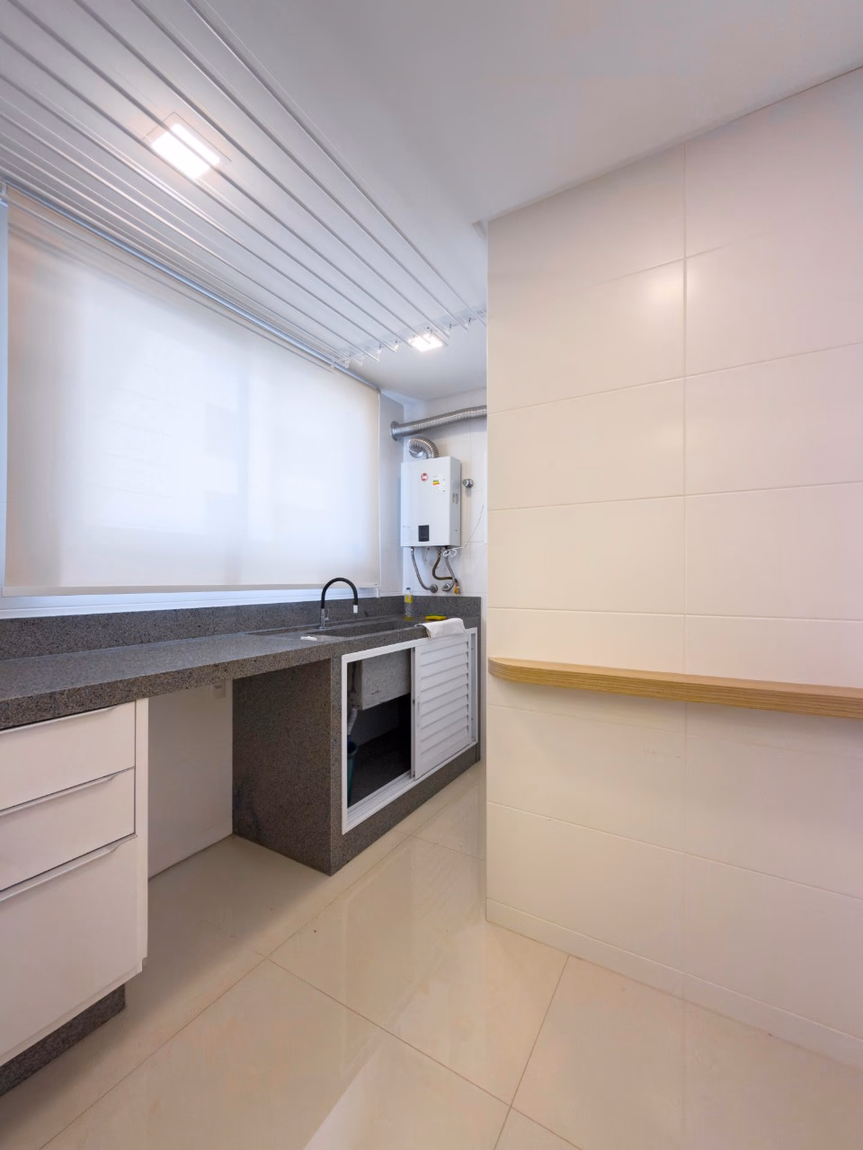 Apartamento 4 suítes em Meia Praia — Meia Praia, Itapema