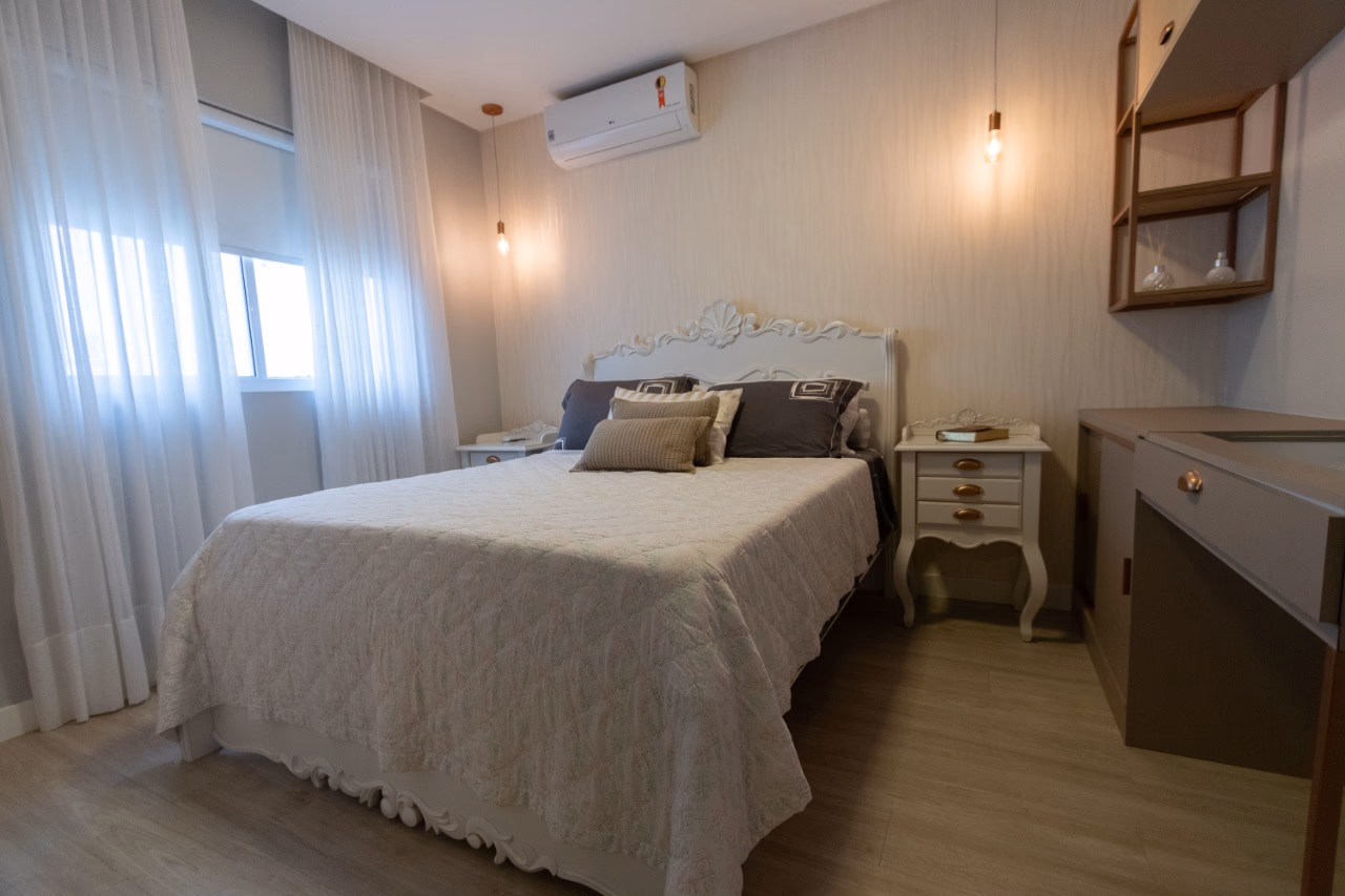 Apartamento 3 suítes em Meia Praia — Meia Praia, Itapema