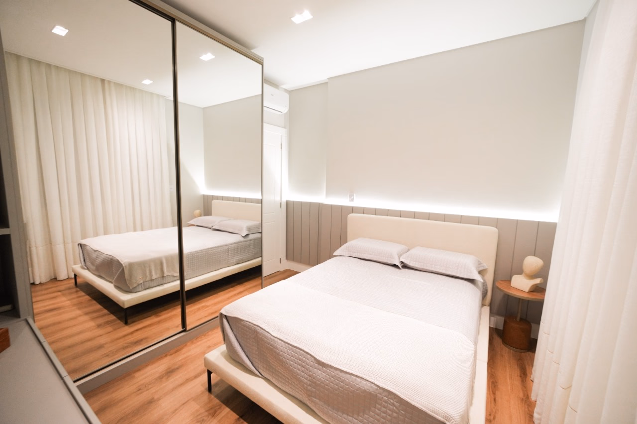 Apartamento 4 suítes em Meia Praia — Meia Praia, Itapema