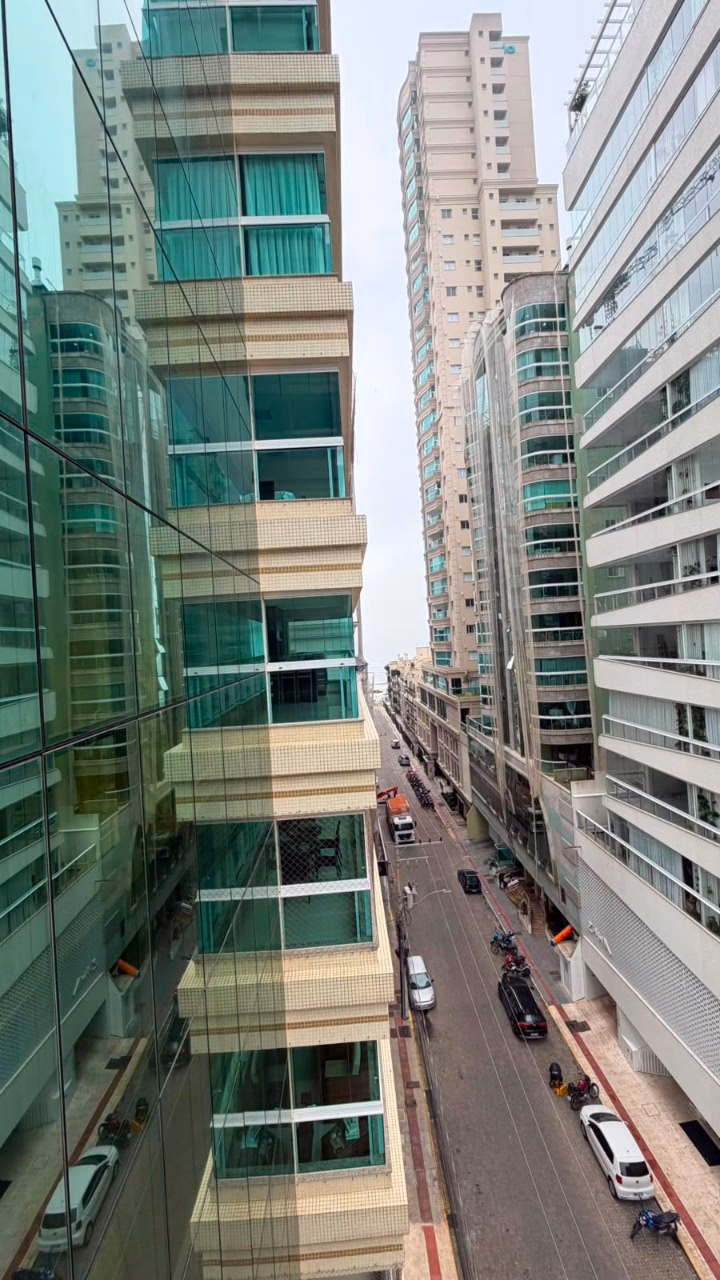 Apartamento 4 suítes em Meia Praia — Meia Praia, Itapema