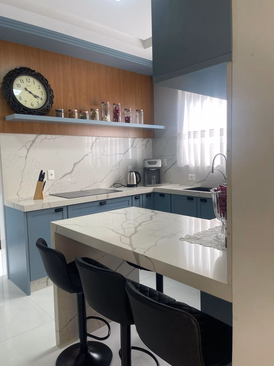 Apartamento 4 suítes em Meia Praia — Meia Praia, Itapema