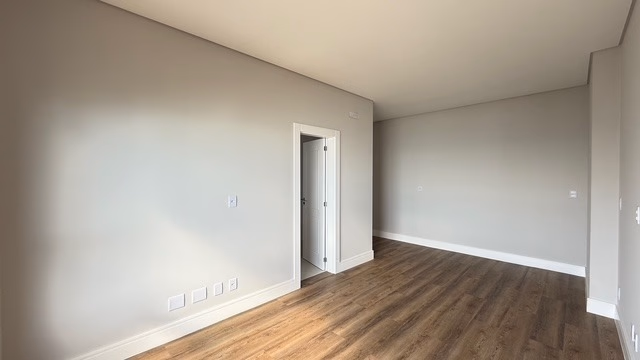 Apartamento 4 suítes em Meia Praia — Meia Praia, Itapema