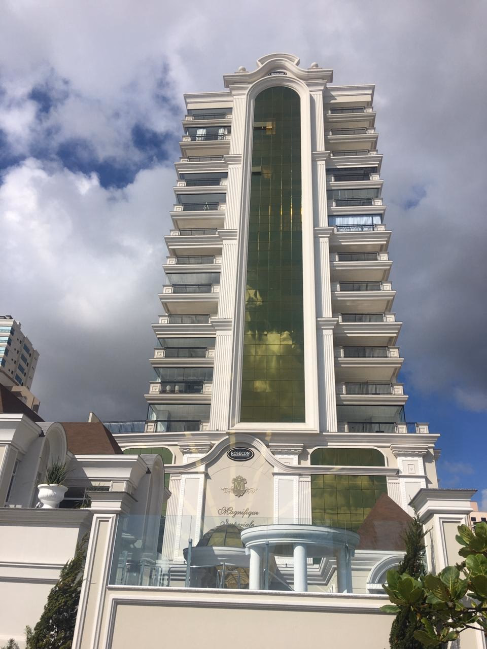Magnifique Imperiale Residencial — Meia Praia