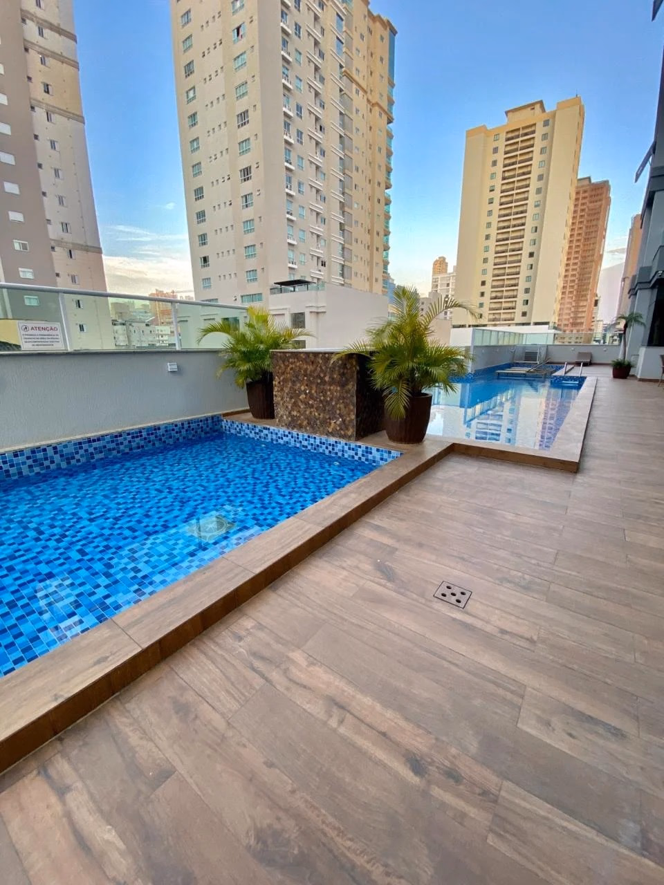Residencial Cannes, Rua 270, Bairro Meia Praia, Itapema - SC (5)