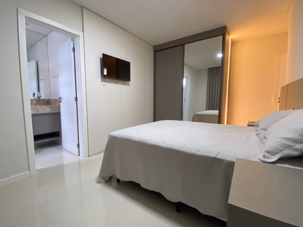 Apartamento 3 suítes em Meia Praia — Meia Praia, Itapema