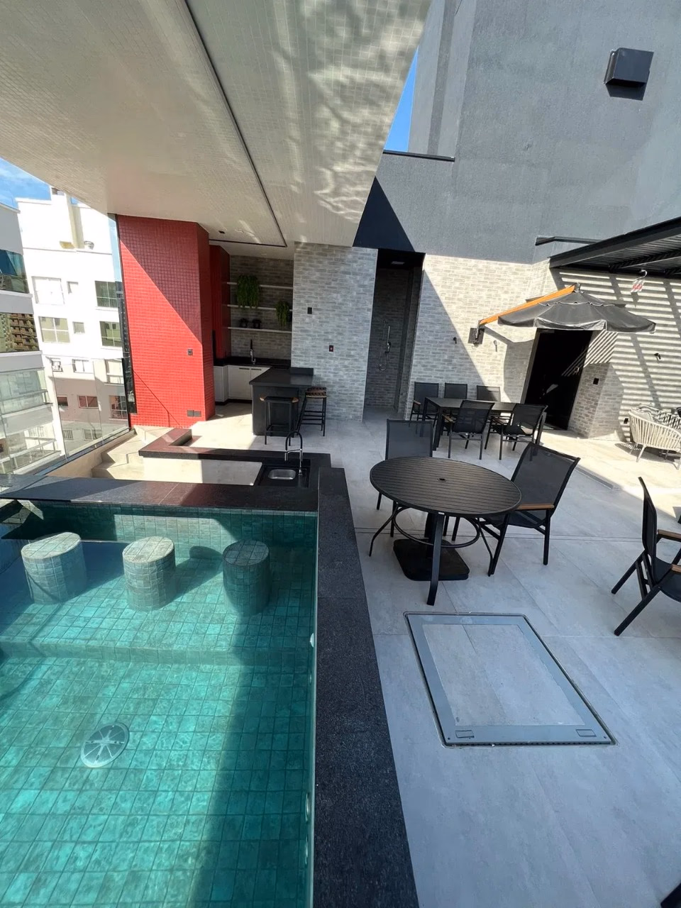 Royal Ontario - Rua 306, Bairro Meia Praia, Itapema - SC (17)